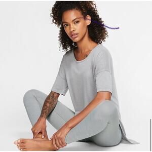 Nike Yoga Luxe Leggings Size XL NWT